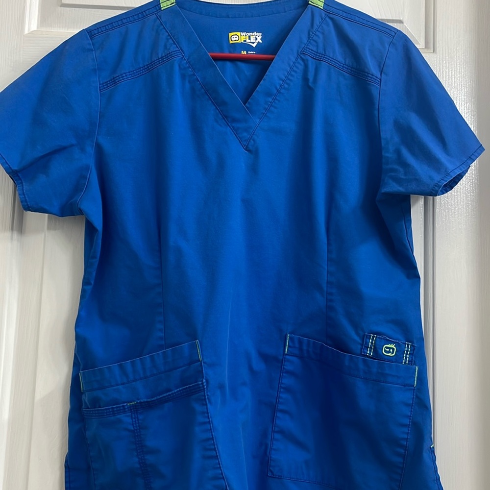 WonderWink Flex Royal Blue V-Neck Scrub Top